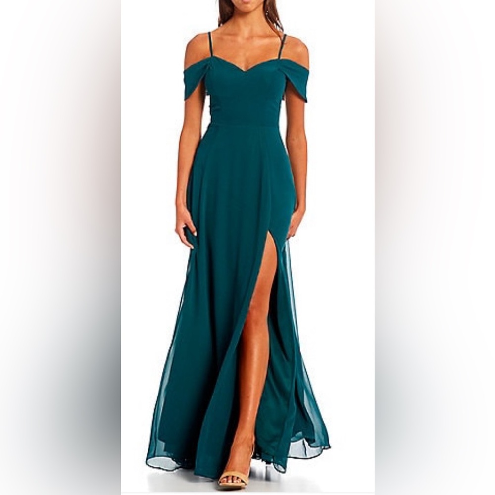 City Vibe Long Evening/Formal/Prom. Size 7.